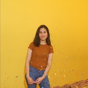 Meet your Posher, Ana